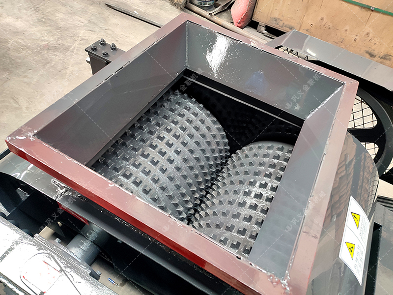 雙齒輥破碎機(jī)是如何維護(hù)和保養(yǎng)的？