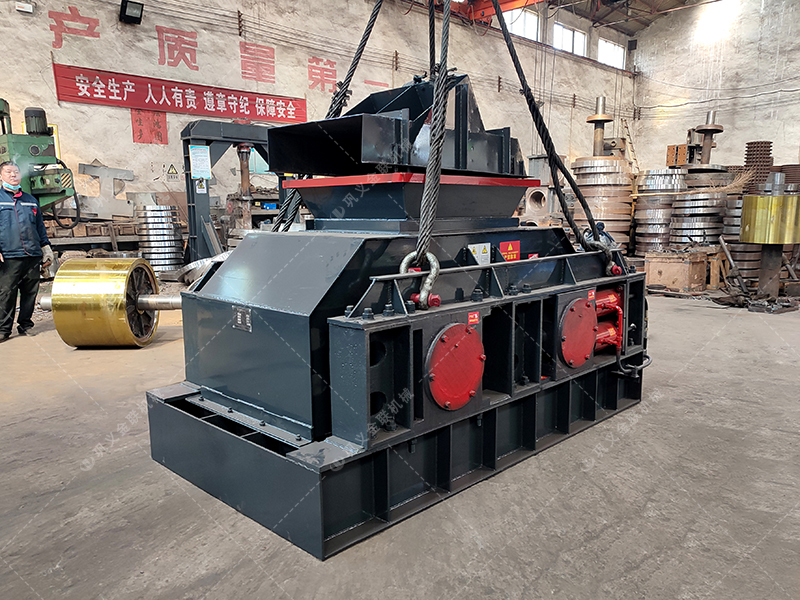 2PG1200x800大型液壓對輥制砂機發貨圖片