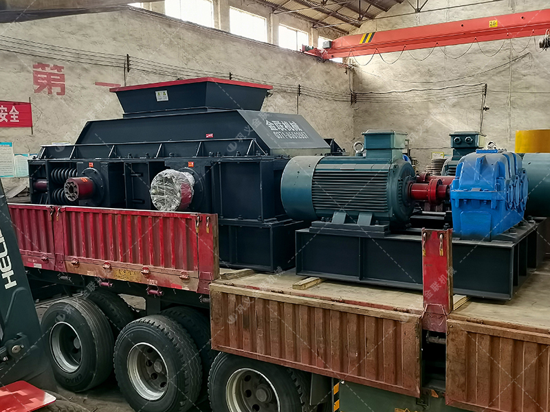 2PG1500x1000大型對輥破碎機發往陜西