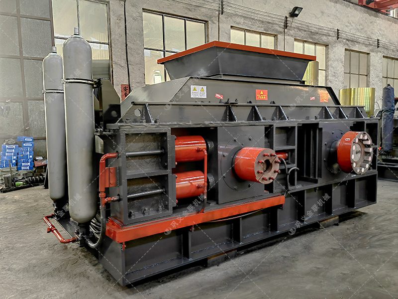 2PG1500x800直連式液壓對輥破碎機發往新疆