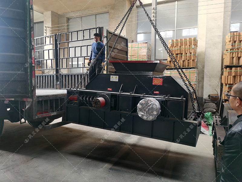 小型對輥破碎機生產線發(fā)貨圖片
