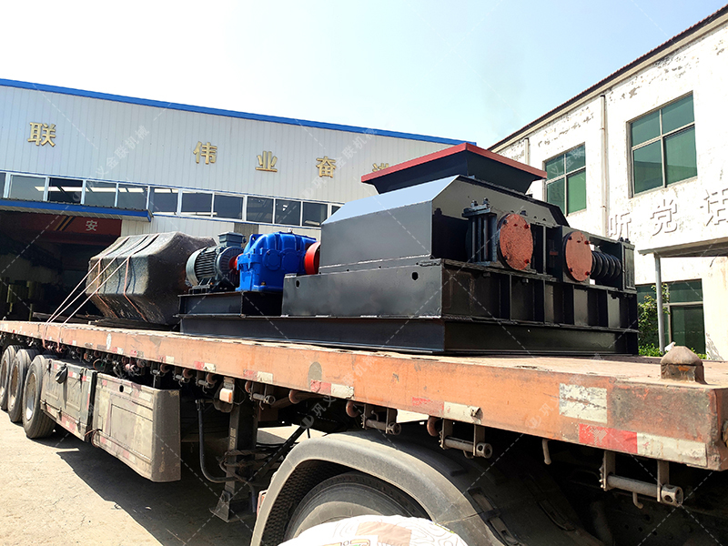 2PGC600x750直聯雙齒輥破碎機發往廣東