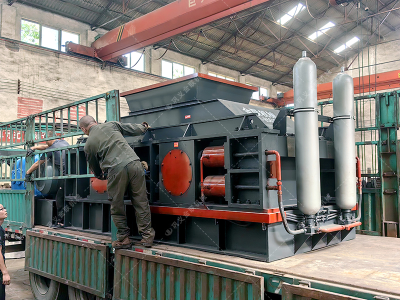 2PG1500x800大型破碎設(shè)備液壓對輥破碎機發(fā)貨圖片