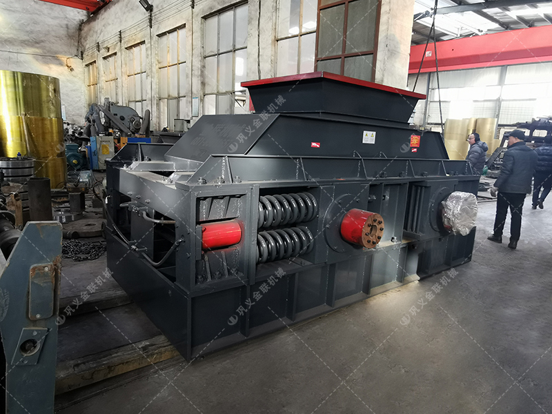 兩臺2PG1500x1000直連式大型鵝卵石破碎機發貨