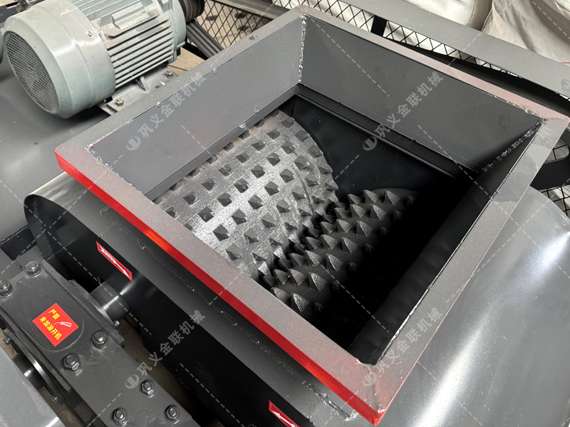 采購雙齒輥破碎機必問的7個問題！少問一個都可能被坑？