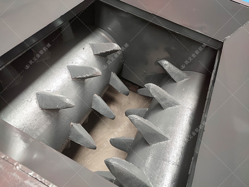 雙齒輥破碎機處理含雜原煤：專業優勢究竟比傳統設備強在哪？